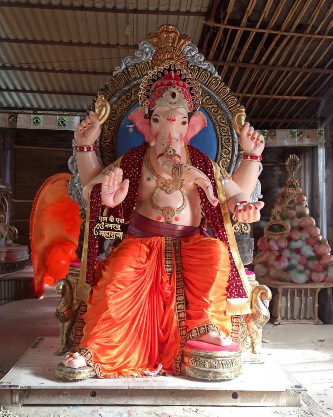 Public Ganesh Murti 32