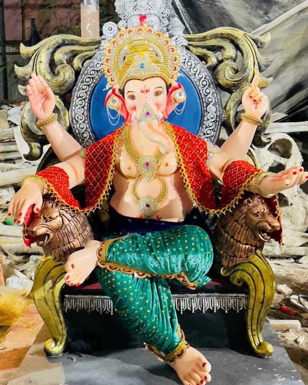 Public Ganesh Murti 33
