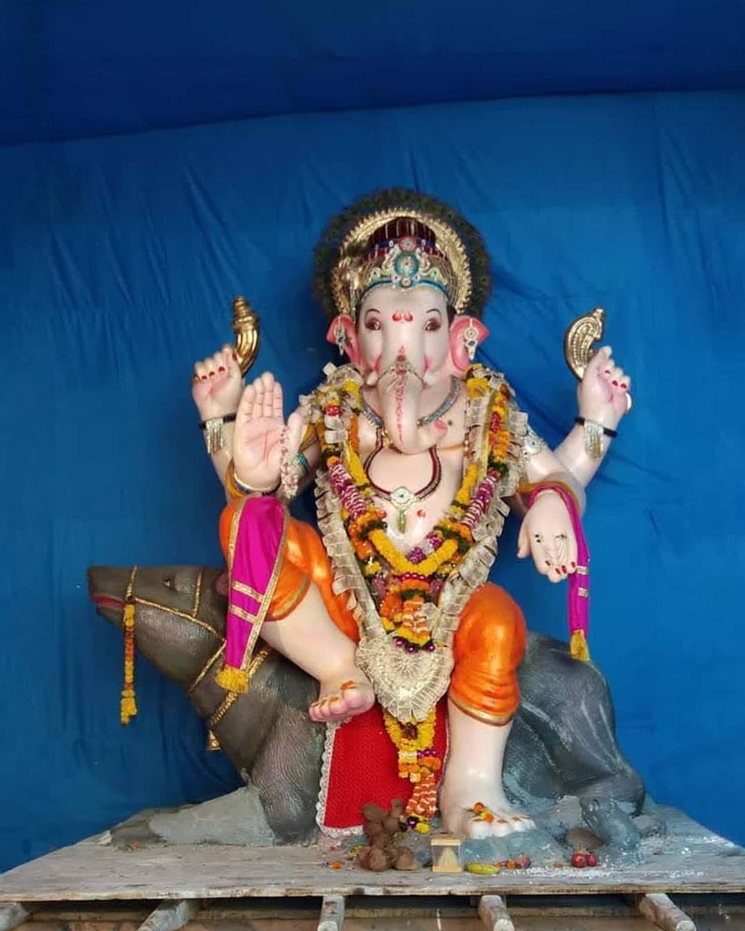 Public Ganesh Murti 38